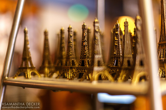 Souvenirs de Paris, France Pavilion, EPCOT