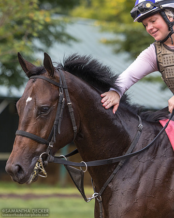 Mary Rose Hitt on Global Legend, Casse barn