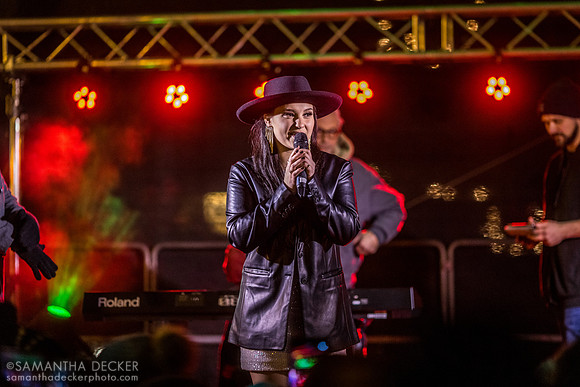 Madison VanDenburg Performs in Saratoga