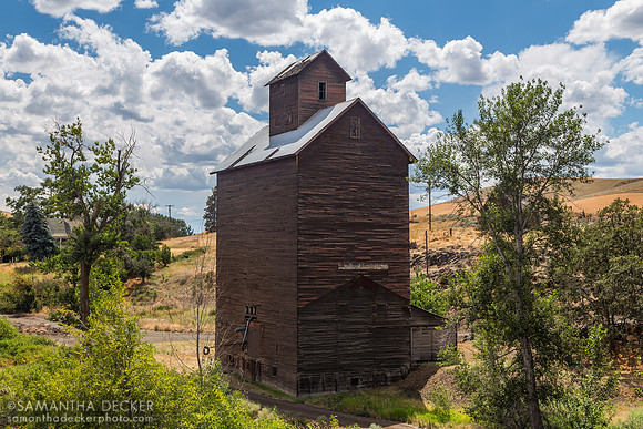 Old Grain Elevator in Boyd, OR