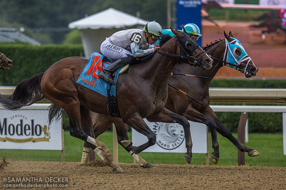 Tommy Two Socks wins R4