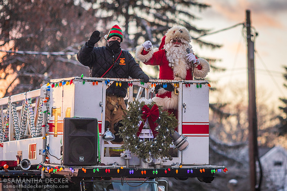 Santa visits the east side of Saratoga, 2021