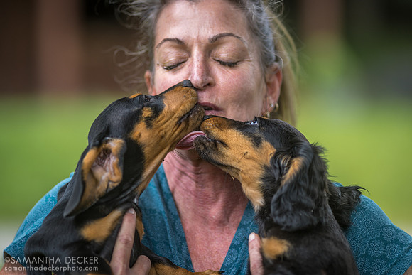 Cooper and Piper Give Their Mom Some Live