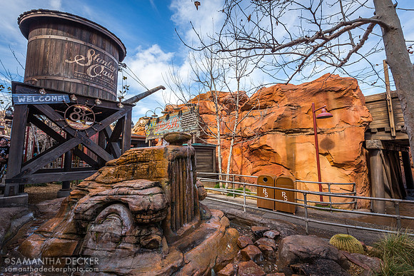 Radiator Springs Racers Queue, Disney's California Adventure
