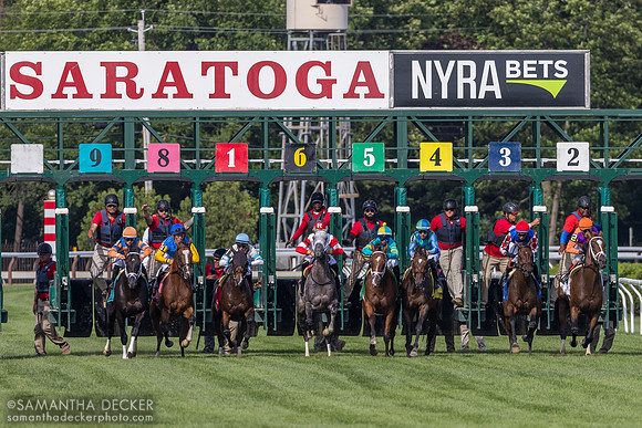 Breaking from the gate in R9