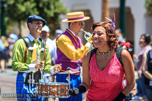 Five & Dime Entertain Park Guests, Disney's California Adventure