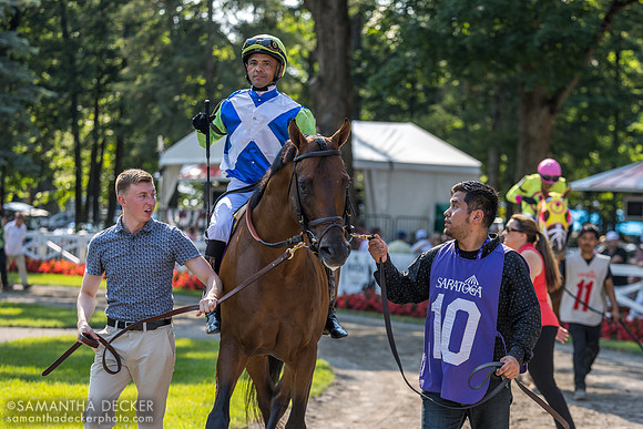 Taking Candy w/José Lezcano wins R9