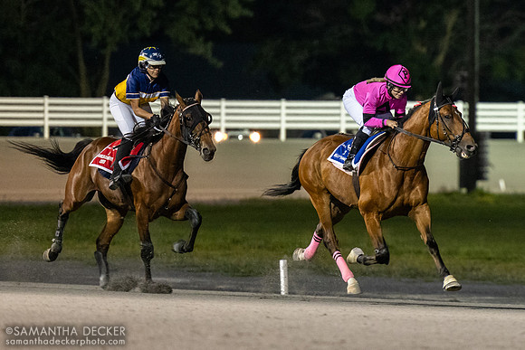 Down the stretch in the RUS race, won by Katie Davis