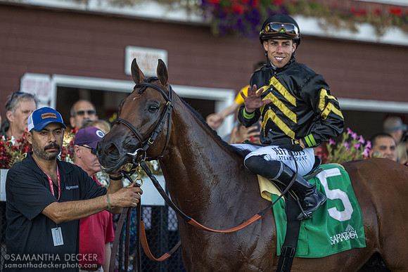 Running Bee wins the Bernard Baruch