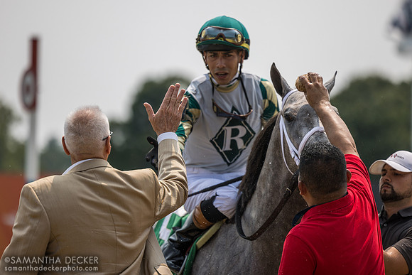 Deen Reeves celebrates with José Ortiz