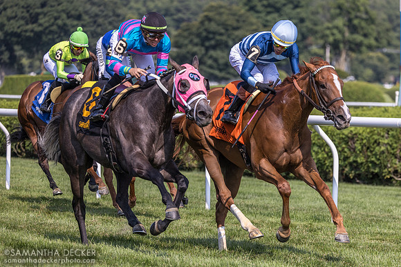 Lamorna wins R8