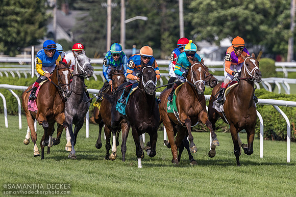 Heading down the stretch the first time in R9