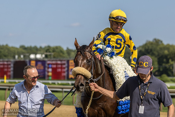 Far Bridge wins the Sword Dancer